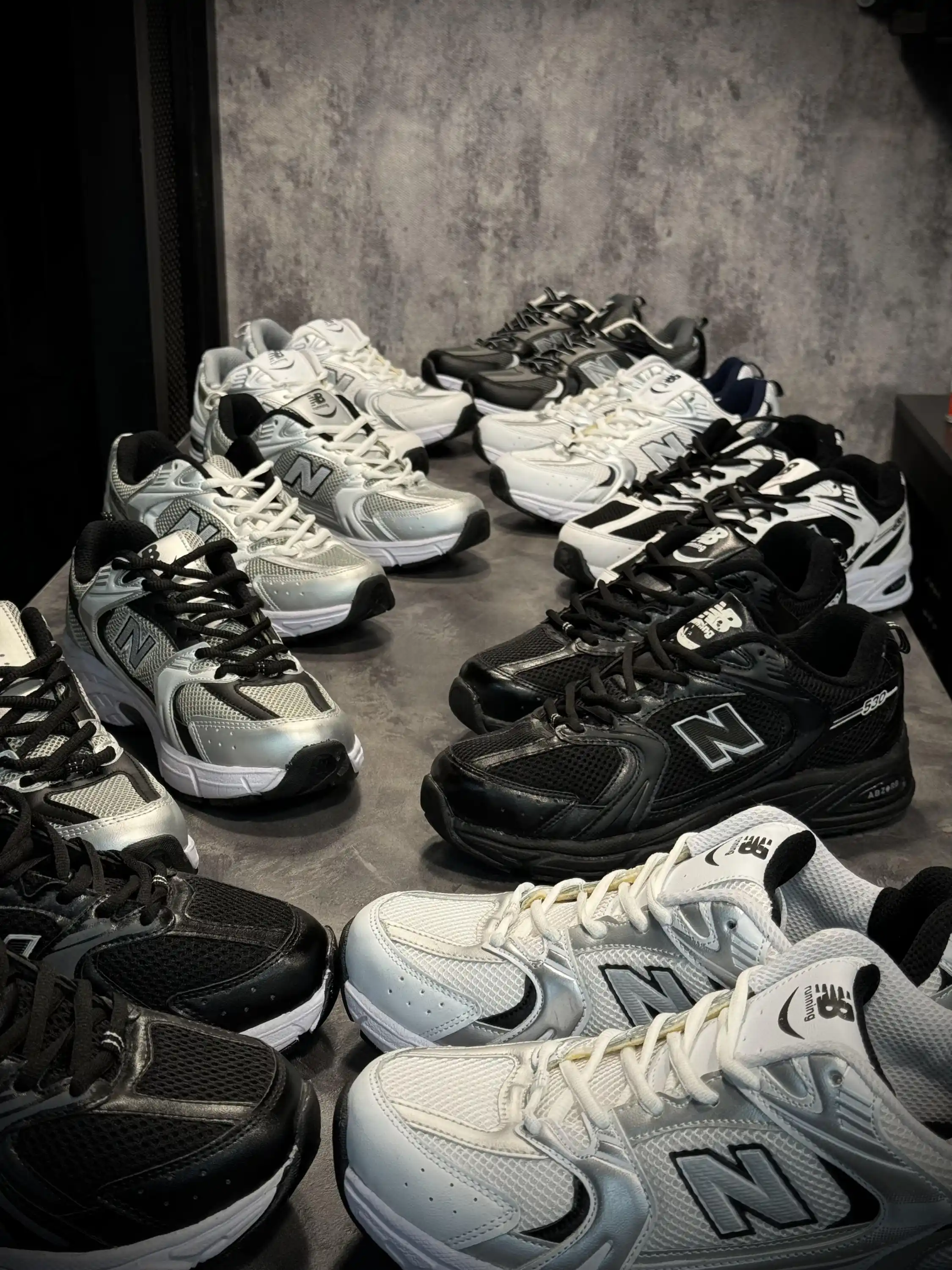 کتونی نیوبالانس 530